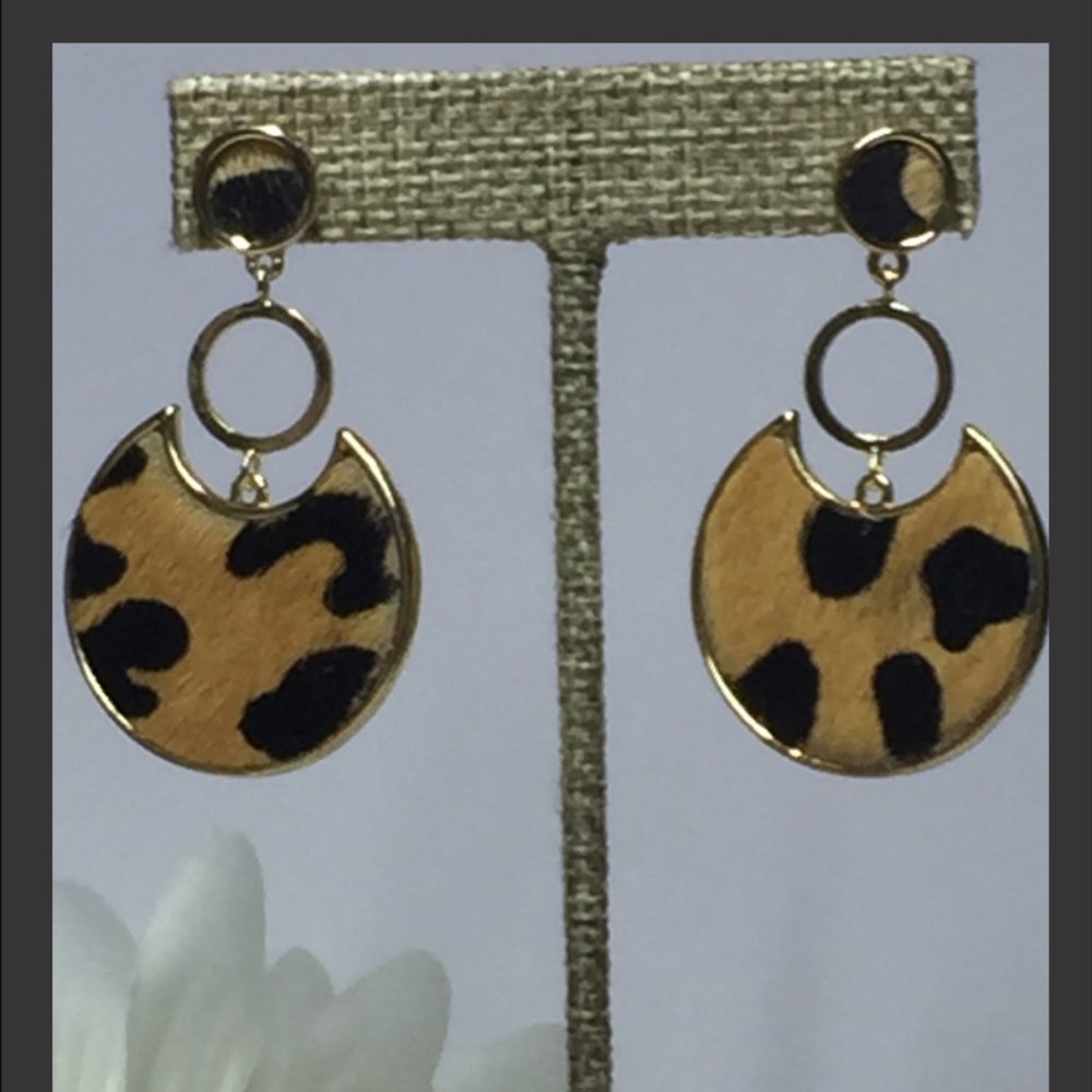 🆕❤️Leopard Print Round Earrings